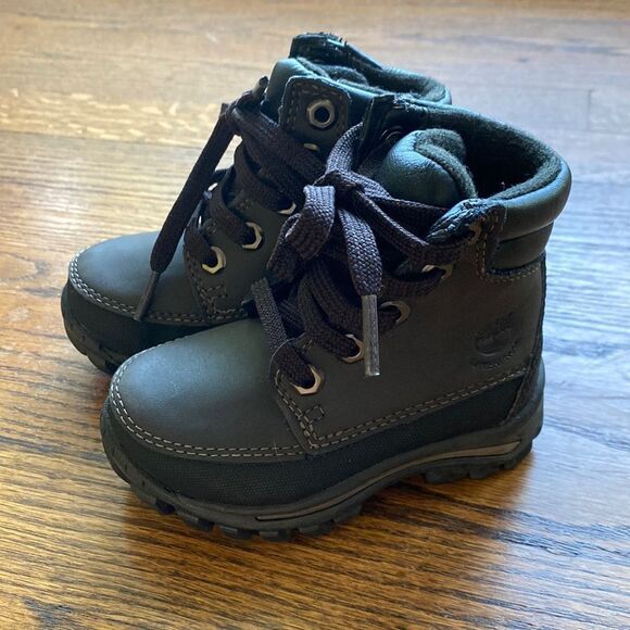 🎉HOST PICK Timberland Infant 5 Premium Leather Boots Mid Waterproof Black Grip - Picture 1 of 7